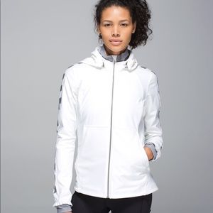 Lululemon Feelin’ Frosty Softshell jacket